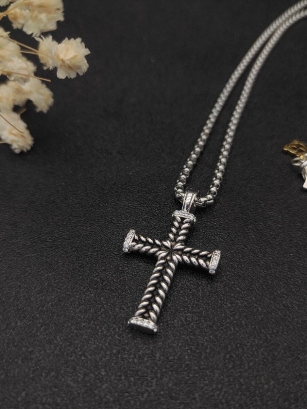 David Yurman 925 Silver Pave Diamond Cable Cross Necklace with Original Pouch - Picture 3 of 4